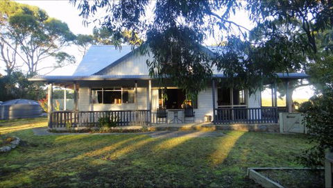Arties Cottage Accommodation - Accommodation Port Hedland 0