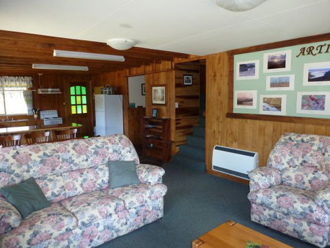 Arties Cottage Accommodation - Accommodation Port Hedland 1