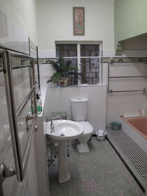 B&B Wodonga - Art Deco Accommodation - Accommodation Port Hedland 8