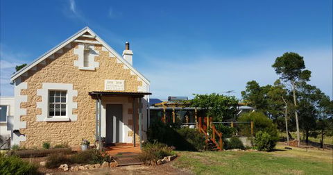 The Old Drik Drik Schoolhouse Retreat - Accommodation Port Hedland 0