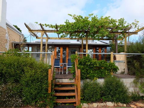 The Old Drik Drik Schoolhouse Retreat - Accommodation Port Hedland 1