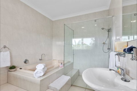 The Country House At Hunchy Luxury Bed And Breakfast Accommodation - Accommodation Port Hedland 3