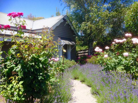 Valley View Cottage - Accommodation Port Hedland 0