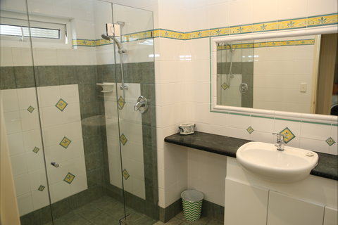 A Beach House Near Manly Two - Accommodation Port Hedland 3