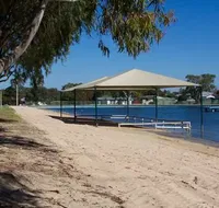 Millicent lakeside caravan park
