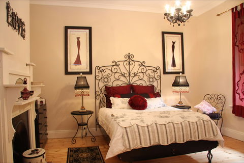 Azalea Cedar-Rose Villa - Accommodation Port Hedland 0