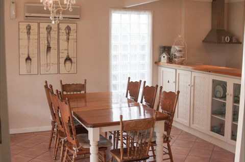 Azalea Cedar-Rose Villa - Accommodation Port Hedland 5
