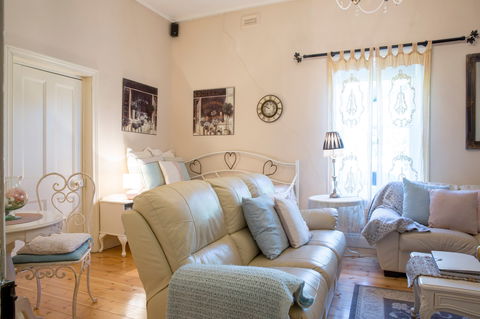 Azalea Cedar-Rose Villa - Accommodation Port Hedland 8