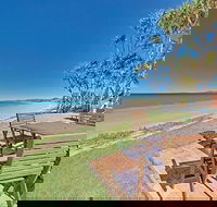 Beachfront Zilzie Holiday Home and Cottage