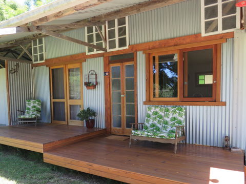 Fig Tree Retro Studio - Accommodation Port Hedland 0