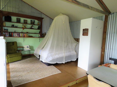 Fig Tree Retro Studio - Accommodation Port Hedland 5