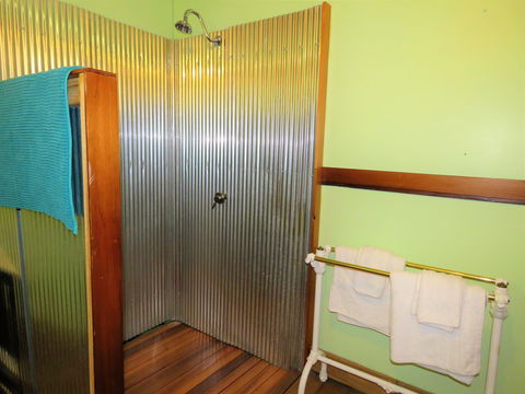 Fig Tree Retro Studio - Accommodation Port Hedland 9