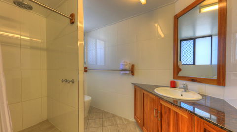 Sky View Units - Accommodation Port Hedland 3