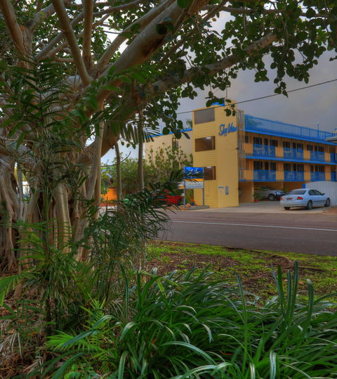 Sky View Units - Accommodation Port Hedland 6