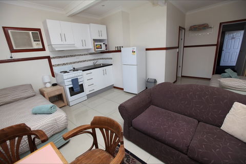 Across Country Motor Inn And Serviced Apartments - Accommodation Port Hedland 1