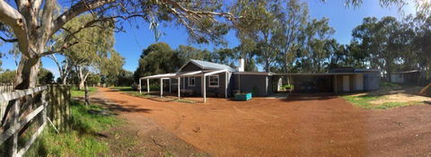 Aintree Cottage - Accommodation Port Hedland 0