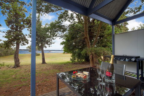 Waterfront Retreat At Wattle Point - Accommodation Port Hedland 4