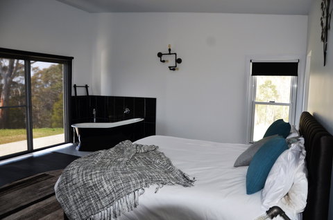 Hickory Moon - Accommodation Port Hedland 0