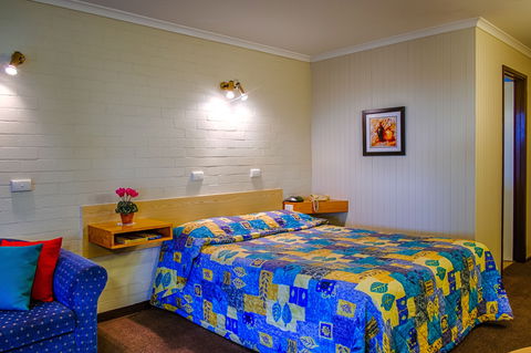Country Roads Motor Inn - Accommodation Port Hedland 1