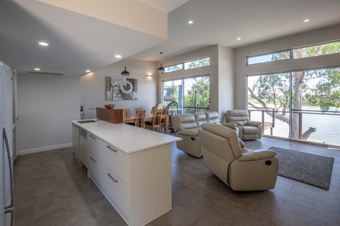 Greenbanks - River Shack Rentals - Accommodation Port Hedland 2