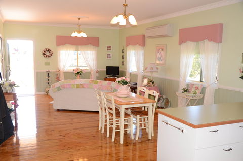 Milford Country Cottages - Accommodation Port Hedland 1
