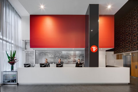 Travelodge Hotel Melbourne Docklands - Accommodation Port Hedland 0