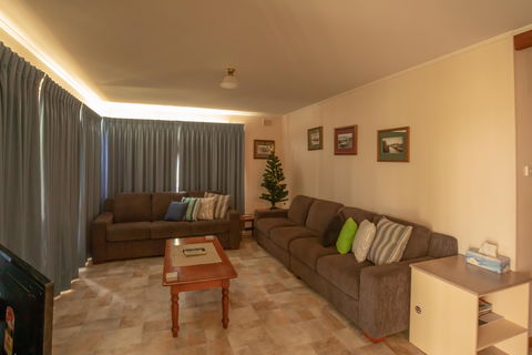 78  River Lane Mannum -River Shack Rentals - Accommodation Port Hedland 2