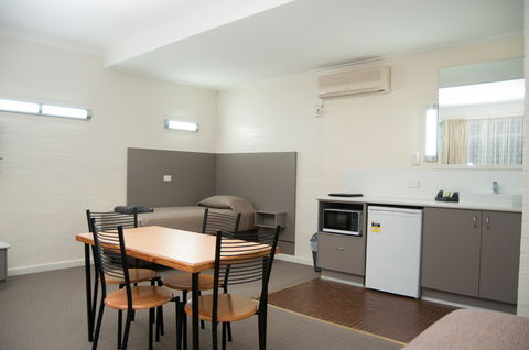Bishop's Lodge - Accommodation Port Hedland 0