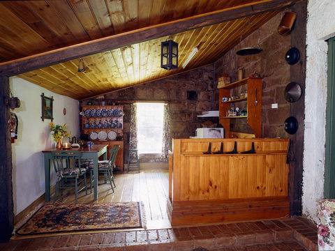 Hamilton's Cottage Collection And Country Gardens - Edwards - Accommodation Port Hedland 2