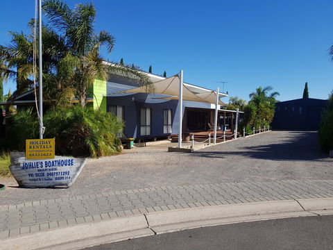 Johlie's Boathouse - Accommodation Port Hedland 0
