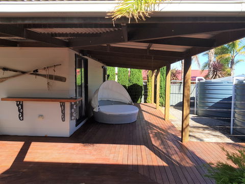 Johlie's Boathouse - Accommodation Port Hedland 1