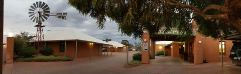 Mud Hut Motel - Accommodation Port Hedland 0