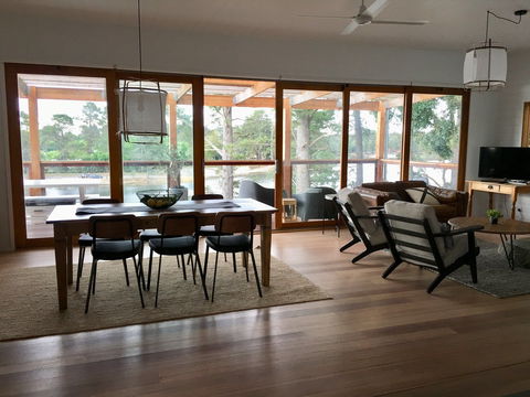 The Lakehouse Beechworth - Accommodation Port Hedland 2