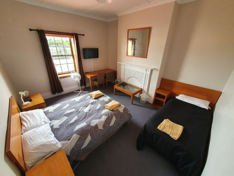Victoria Hotel Port McDonnell - Accommodation Port Hedland 1