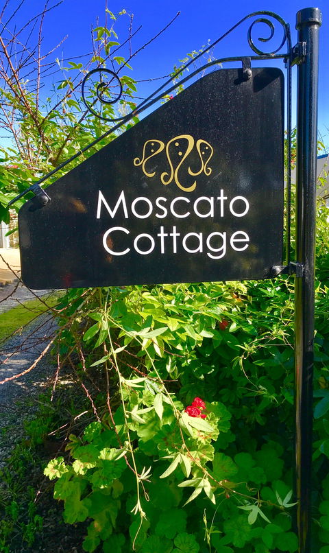 3 Divas Accommodation - The Moscato Cottage - Accommodation Port Hedland 1