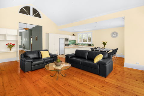 Adelaide Style Accommodation-City And Beach Luxury Home - Accommodation Port Hedland 0