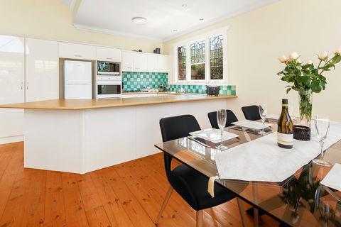 Adelaide Style Accommodation-City And Beach Luxury Home - Accommodation Port Hedland 2
