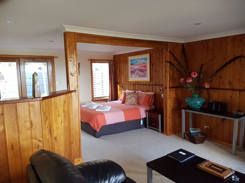 Bed In The Treetops - Accommodation Port Hedland 1