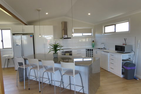 Cozzys Condo Luxury Beach House - Accommodation Port Hedland 2
