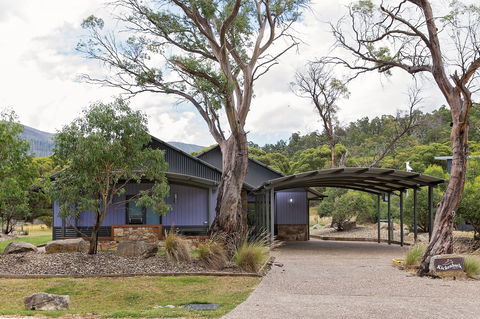 Kickenback Chalet - Accommodation Port Hedland 0