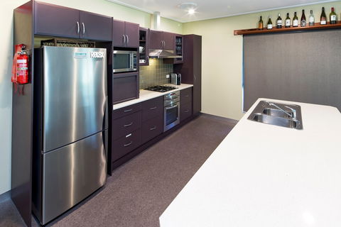 Kickenback Chalet - Accommodation Port Hedland 1