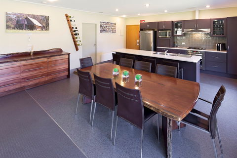 Kickenback Chalet - Accommodation Port Hedland 2