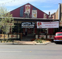 4  Bears Cafe - Accommodation Port Hedland