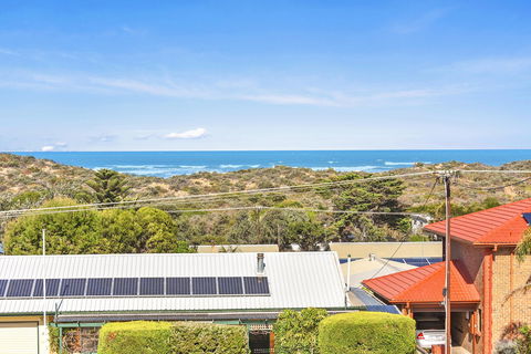 Breezes - Underwood Avenue Goolwa Beach - Accommodation Port Hedland 1