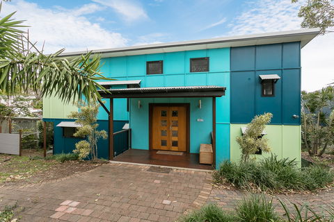 Colours Of Cylinder - Accommodation Port Hedland 1