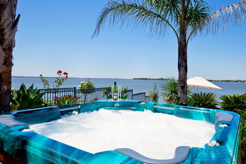 Edgewater Mulwala - Accommodation Port Hedland 1