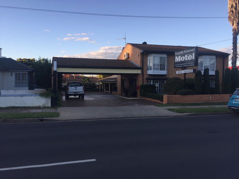 Estelle Kramer Motel - Accommodation Port Hedland 0