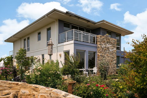La Maison Du Vigneron B&B & Special Ocassion Dining - Accommodation Port Hedland 0