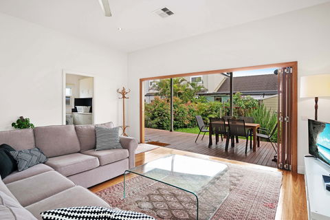 Newcastle Executive Homes - Cooks Hill Cottage - Accommodation Port Hedland 0