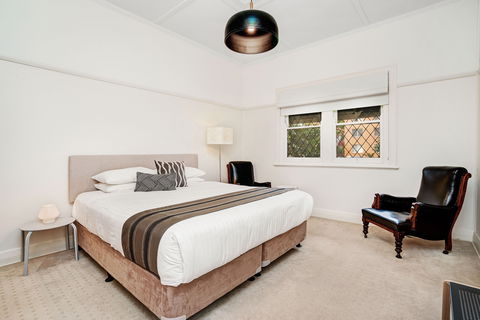 Newcastle Executive Homes - Cooks Hill Cottage - Accommodation Port Hedland 1